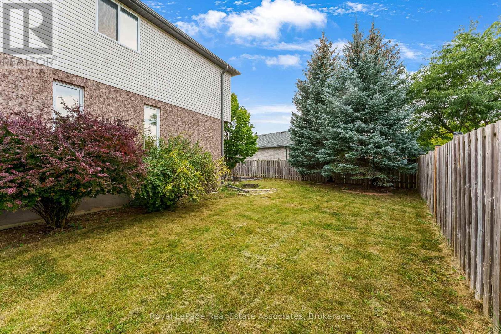 406 Sandy Cove Crescent — photo 33