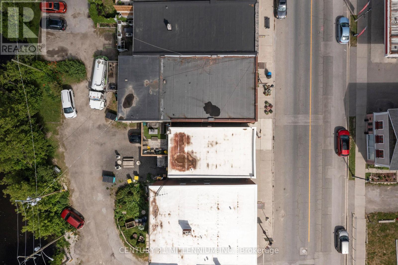 52 Main Street — photo 41
