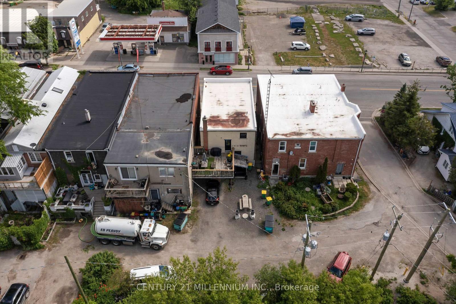 52 Main Street — photo 42