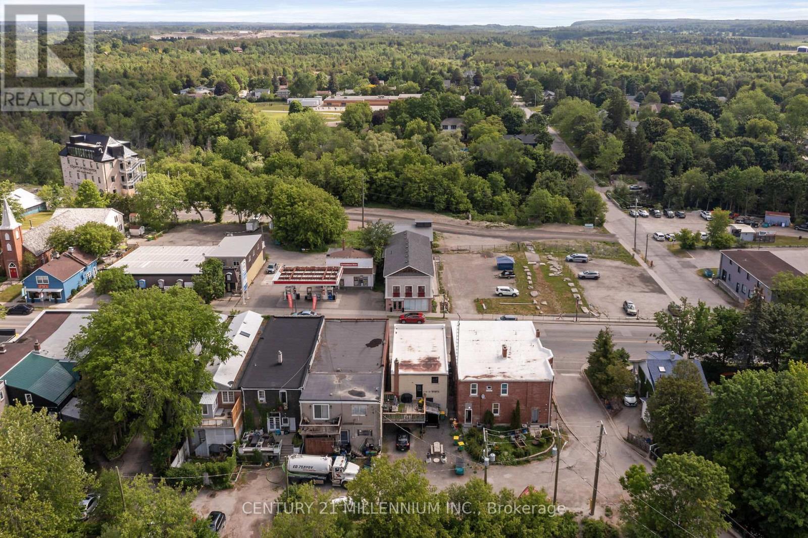 52 Main Street — photo 43