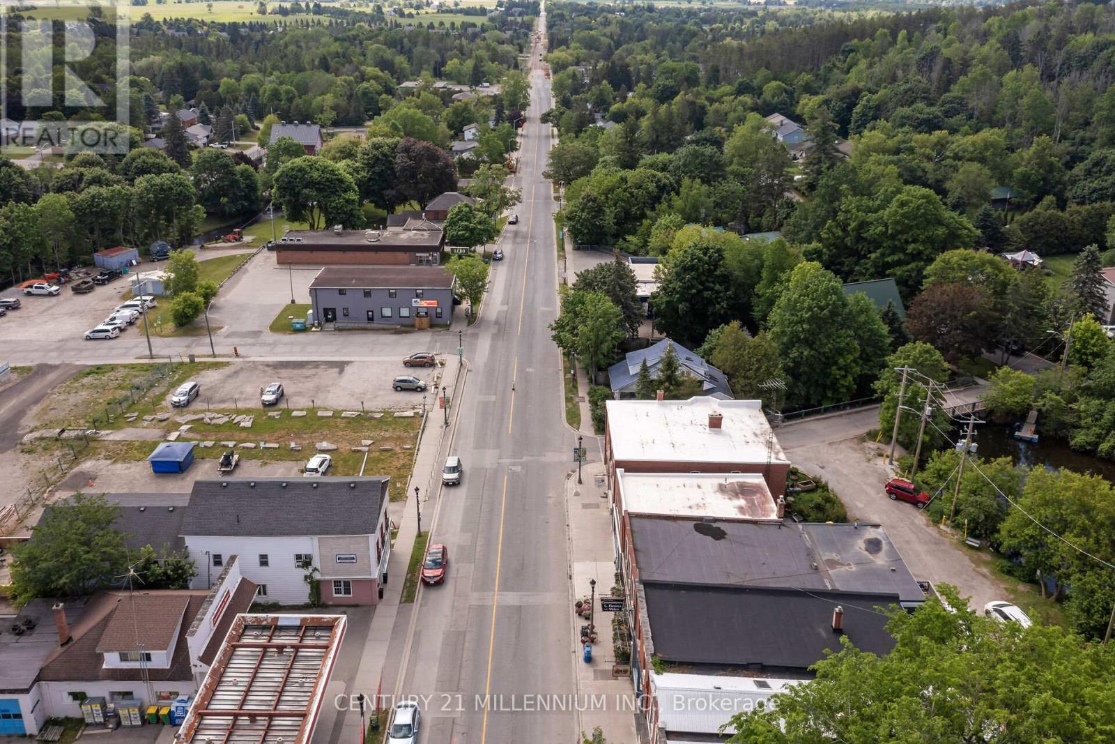 52 Main Street — photo 46