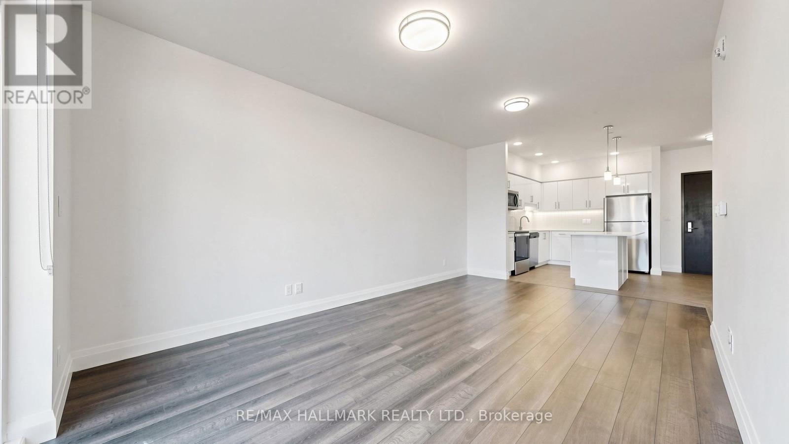 399 Queen Street South — photo 14