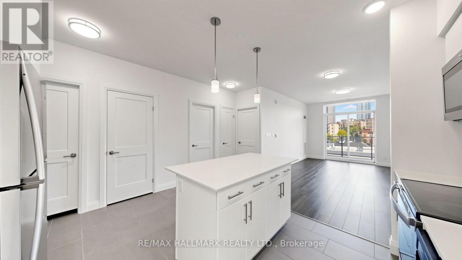 399 Queen Street South — photo 21