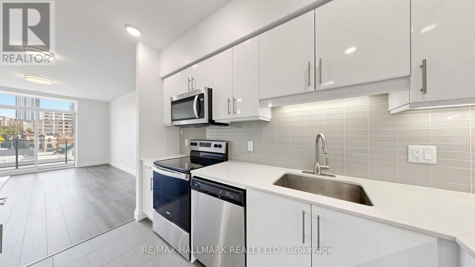 399 Queen Street South — photo 24