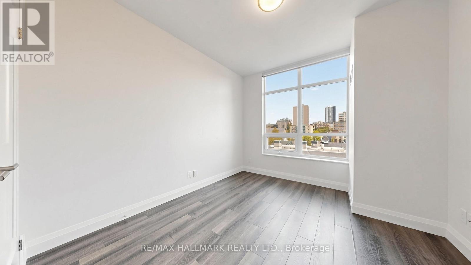 399 Queen Street South — photo 26