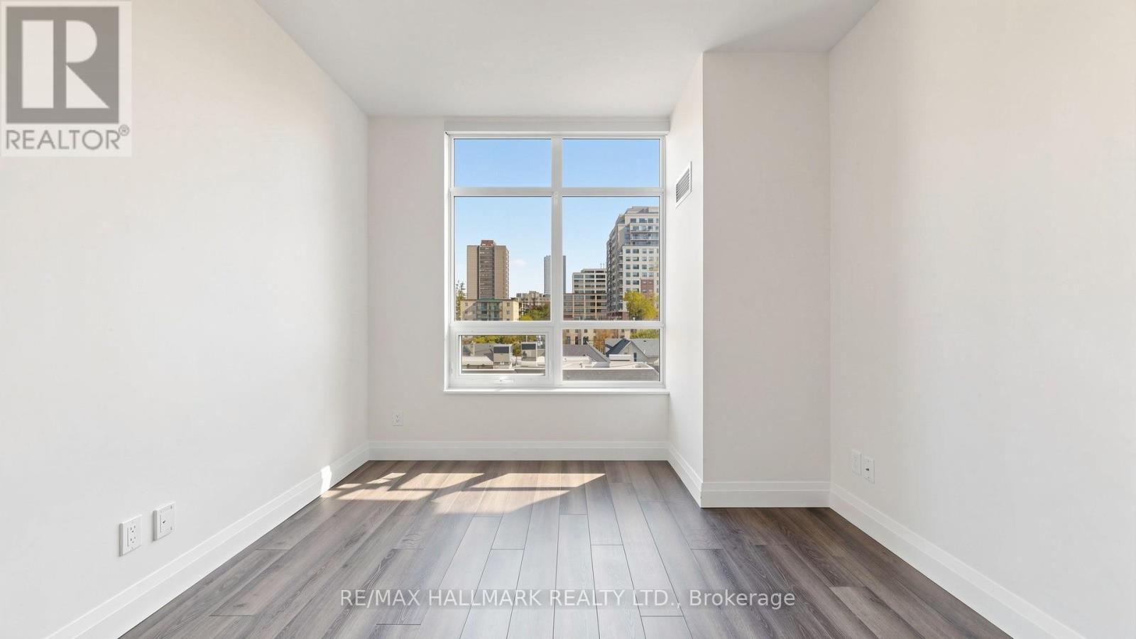 399 Queen Street South — photo 27