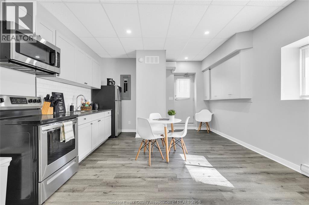 1574 Howard Avenue — photo 18