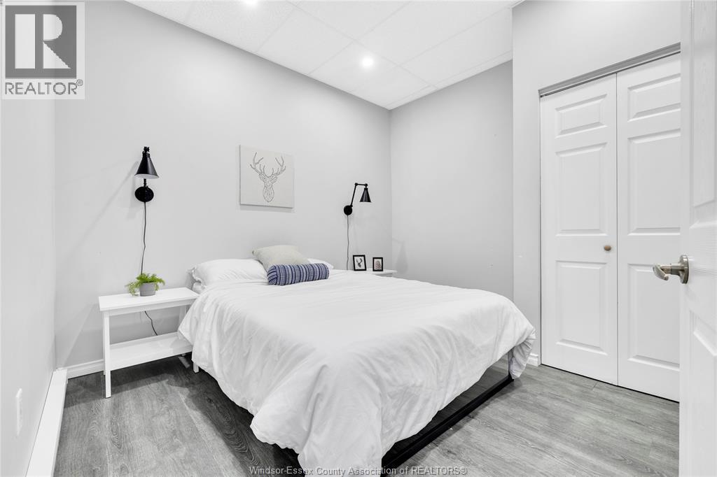 1574 Howard Avenue — photo 14