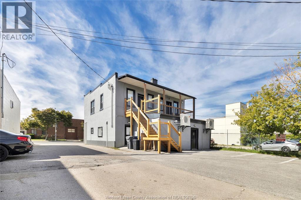 1574 Howard Avenue — photo 16