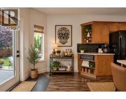 112 Aspen Creek Crescent - photo 8