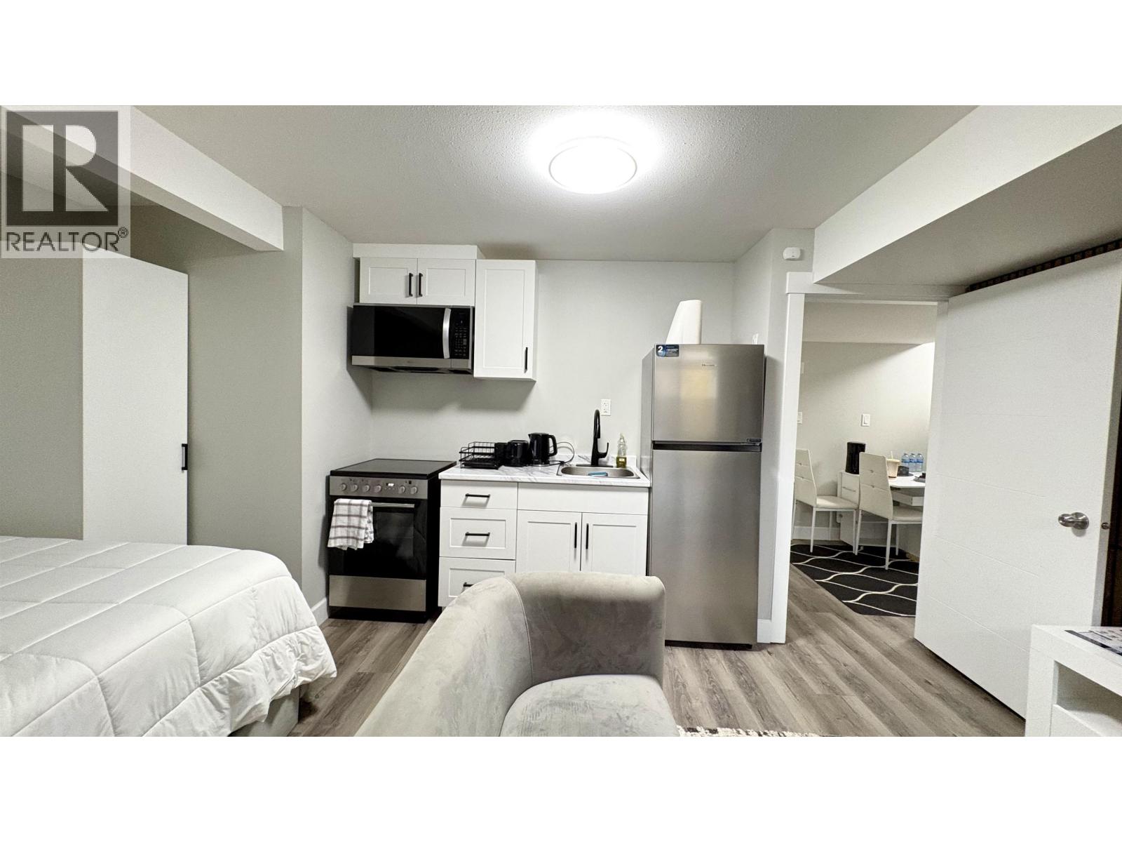 2794 MAURICE DRIVE - 32
