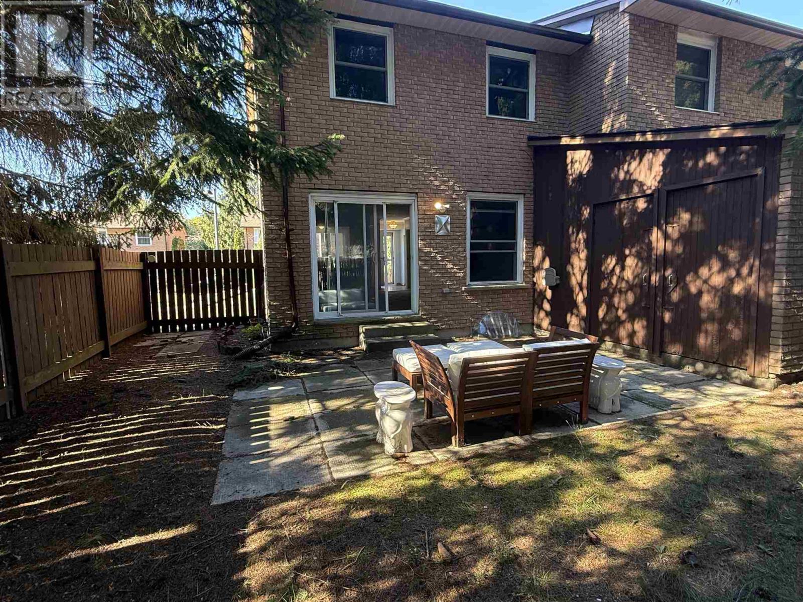 138 Frame Cres — photo 28