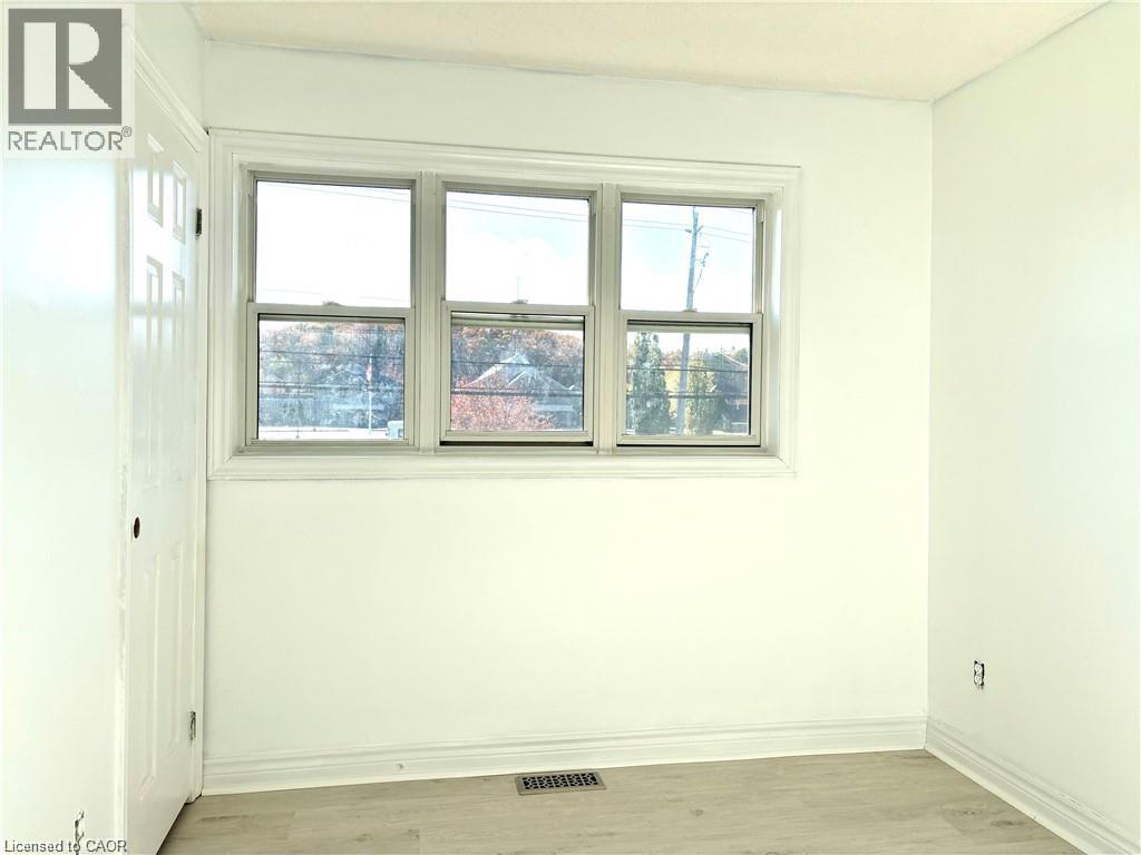 299 Main Street East — photo 16