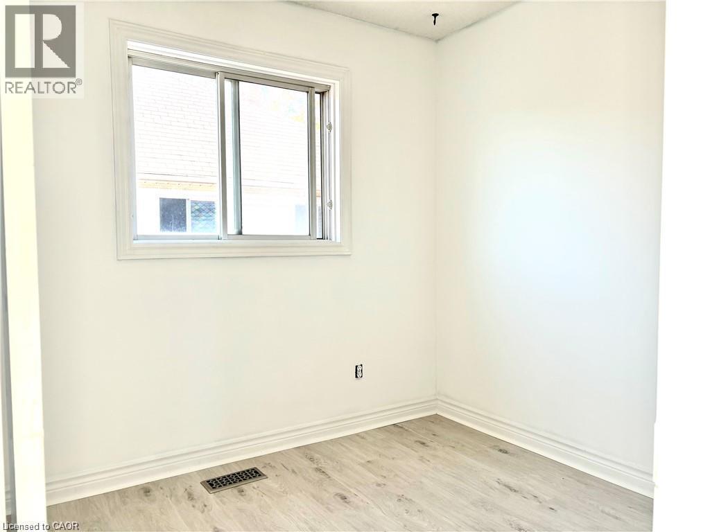 299 Main Street East — photo 18