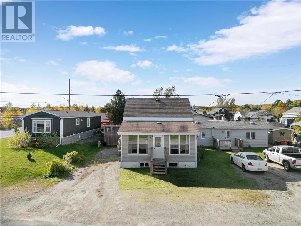 3 Frank Street, Capreol — photo 2