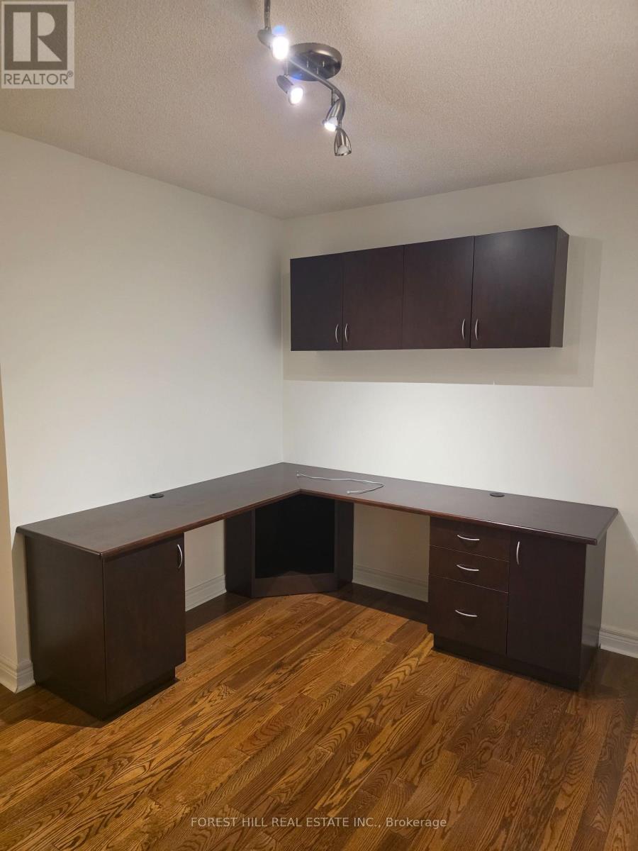 89 Skymark Drive — photo 22