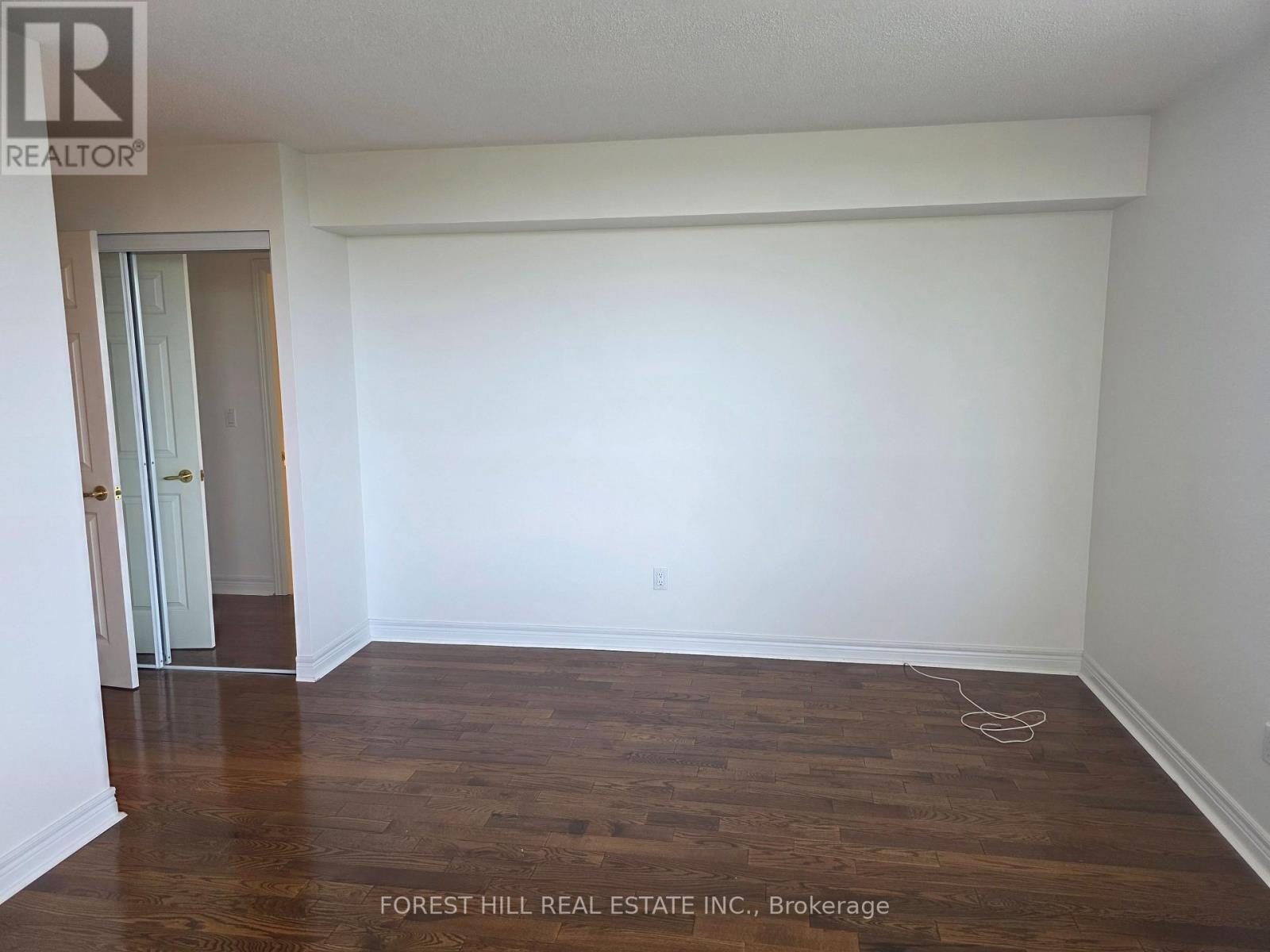 89 Skymark Drive — photo 20