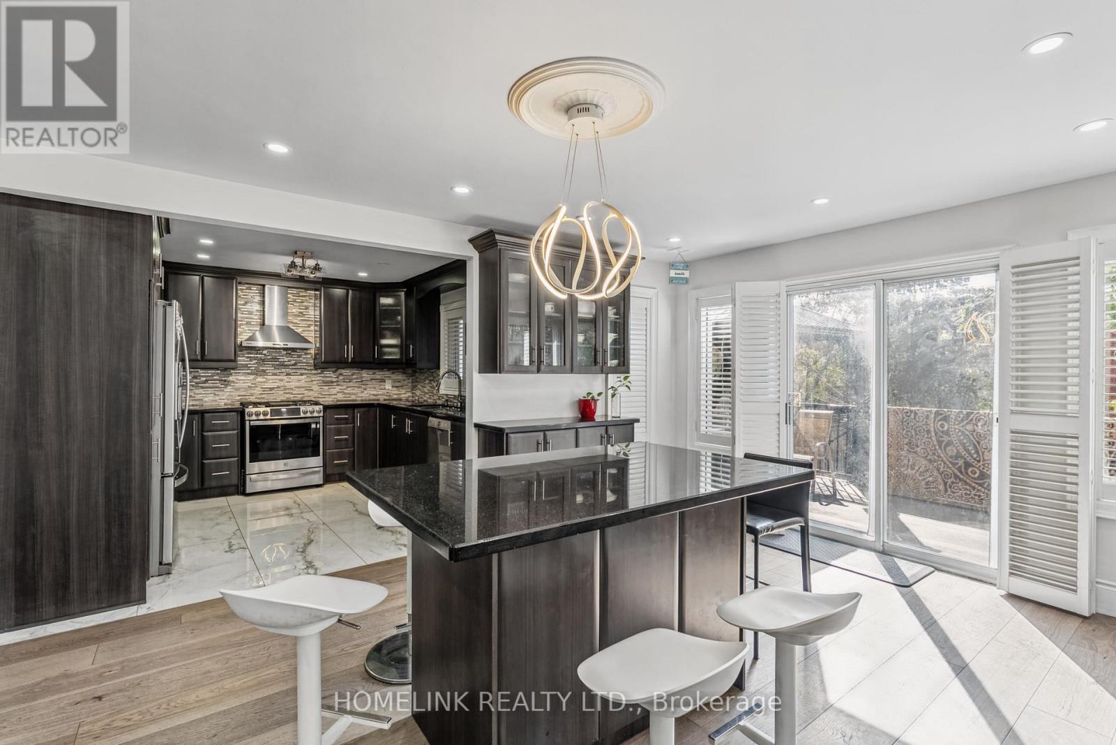 5054 TERRY FOX WAY - 19
