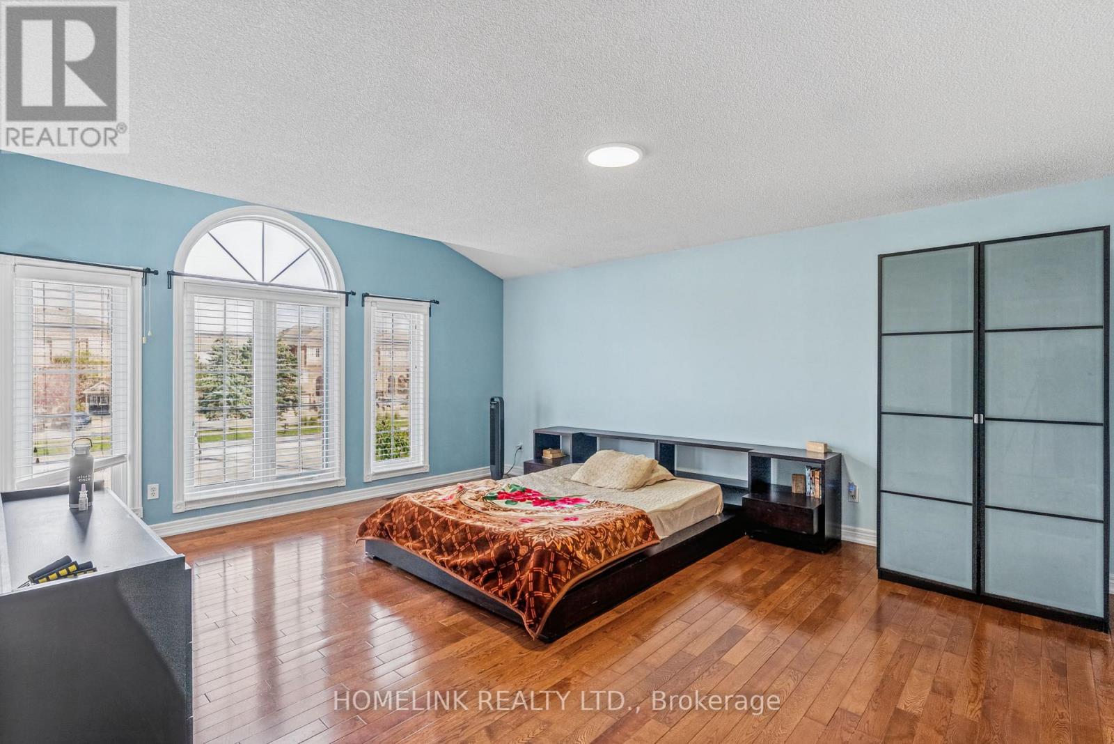 5054 TERRY FOX WAY - 29