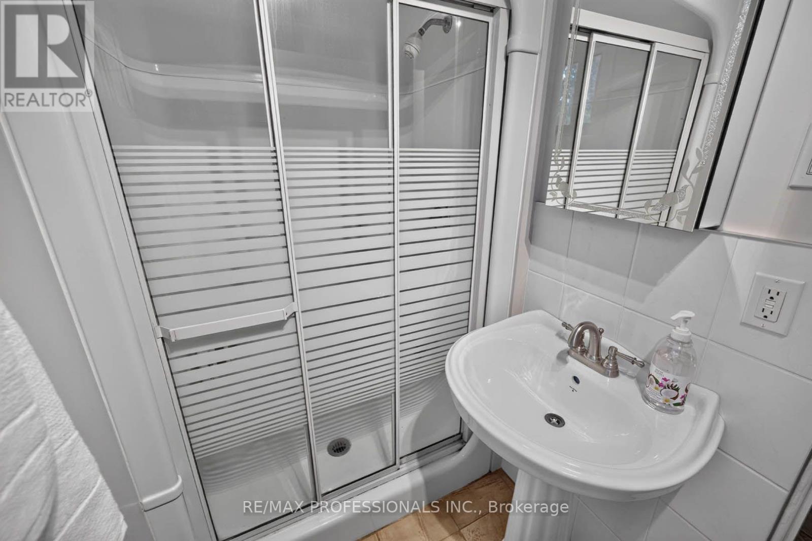 2467 Edenhurst Drive — photo 24