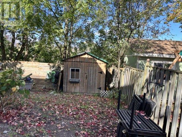 970 Killarney Crescent — photo 19