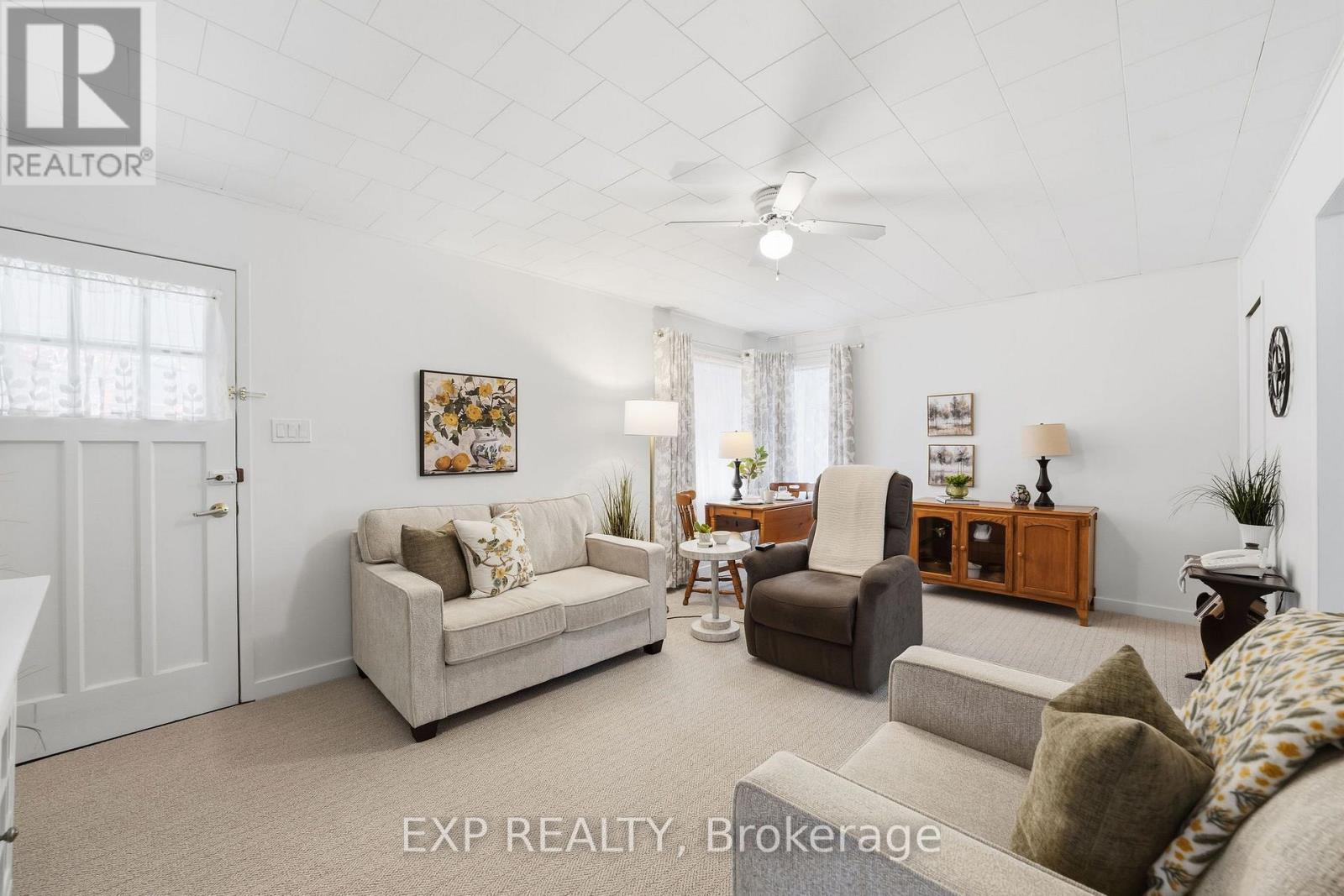264 Douglas Street — photo 14