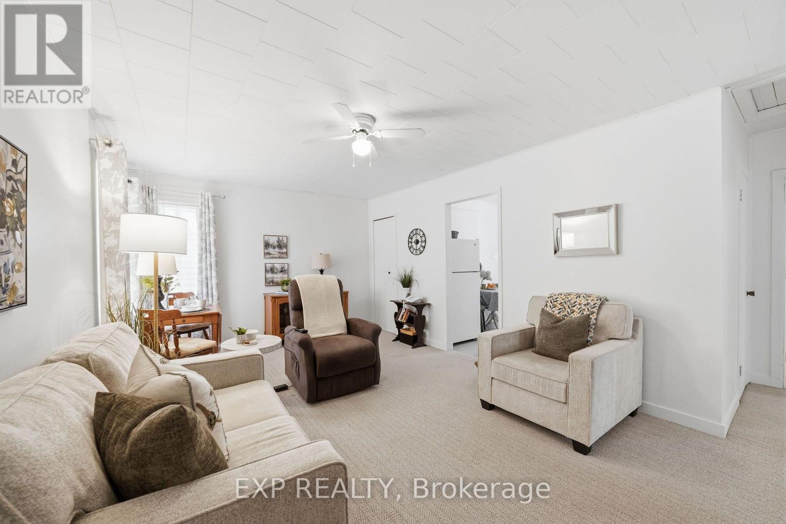 264 Douglas Street — photo 15