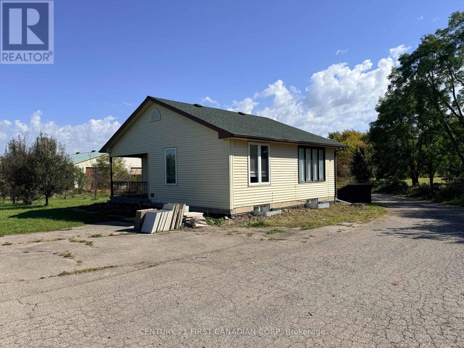 1577 COLBORNE STREET E, Brant (Brantford Twp)