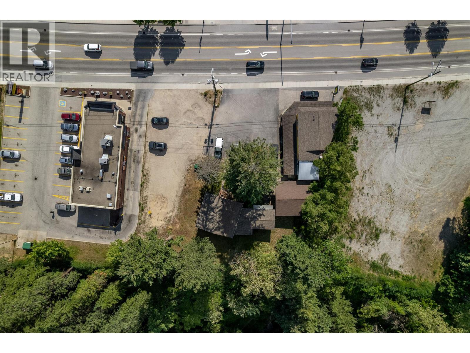  1451 Columbia Avenue, Castlegar - Image 1