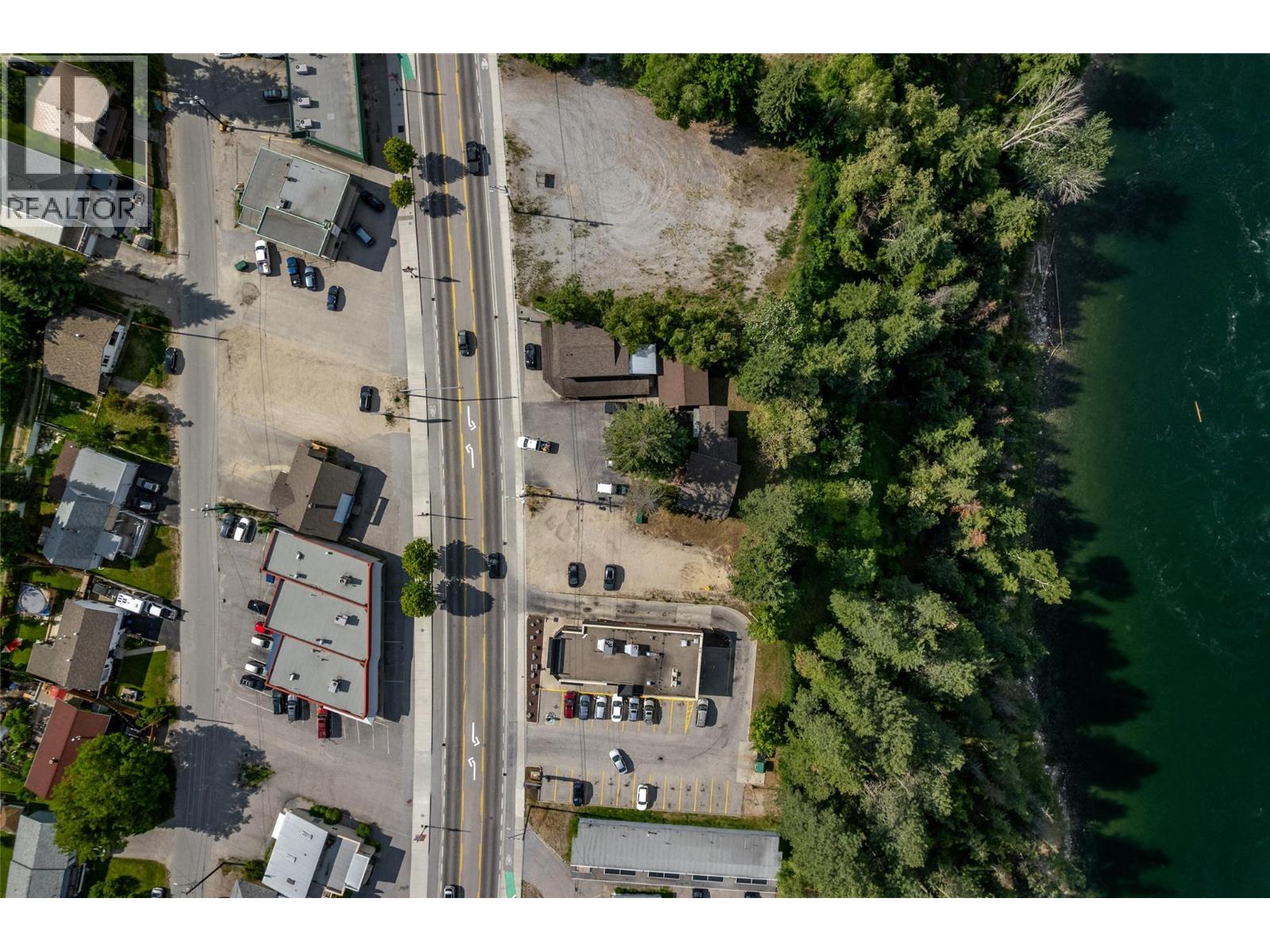  1451 Columbia Avenue, Castlegar - Image 1