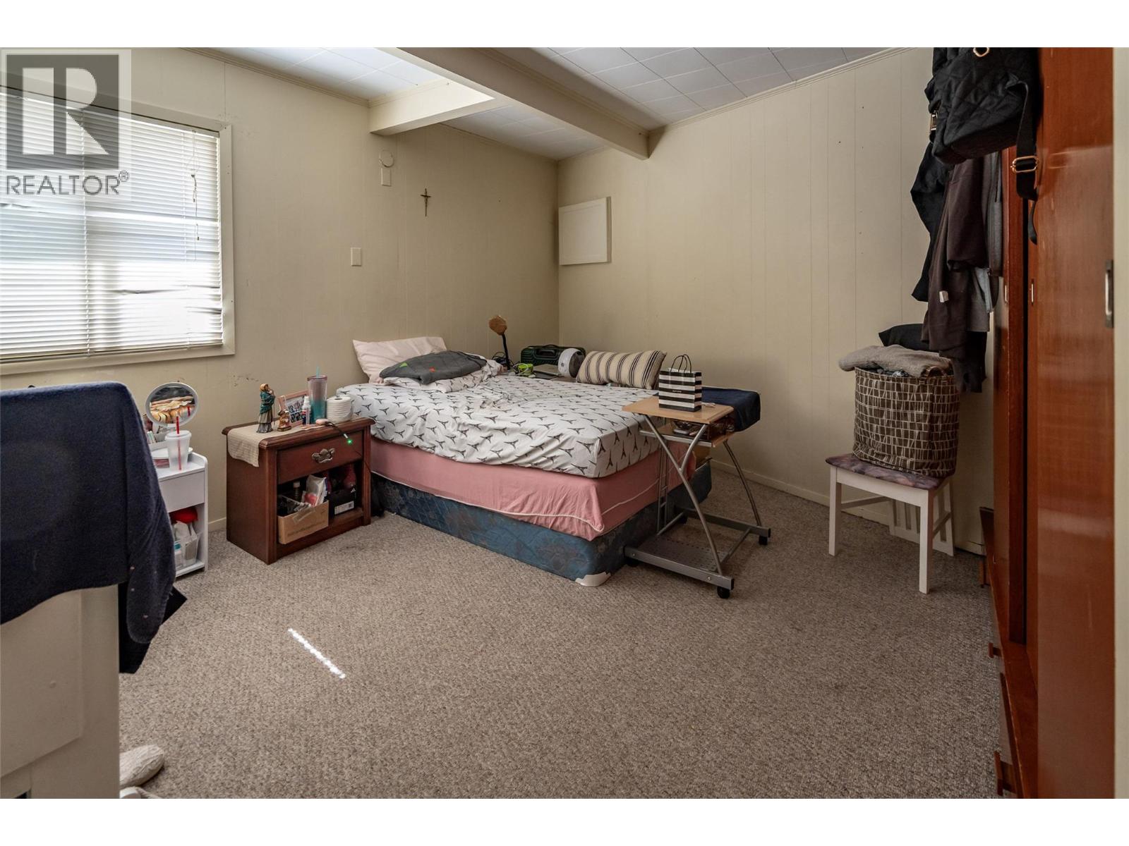  1451 Columbia Avenue, Castlegar - Image 1