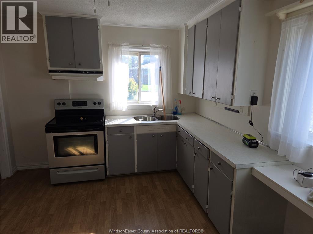 130 Duff Avenue — photo 11