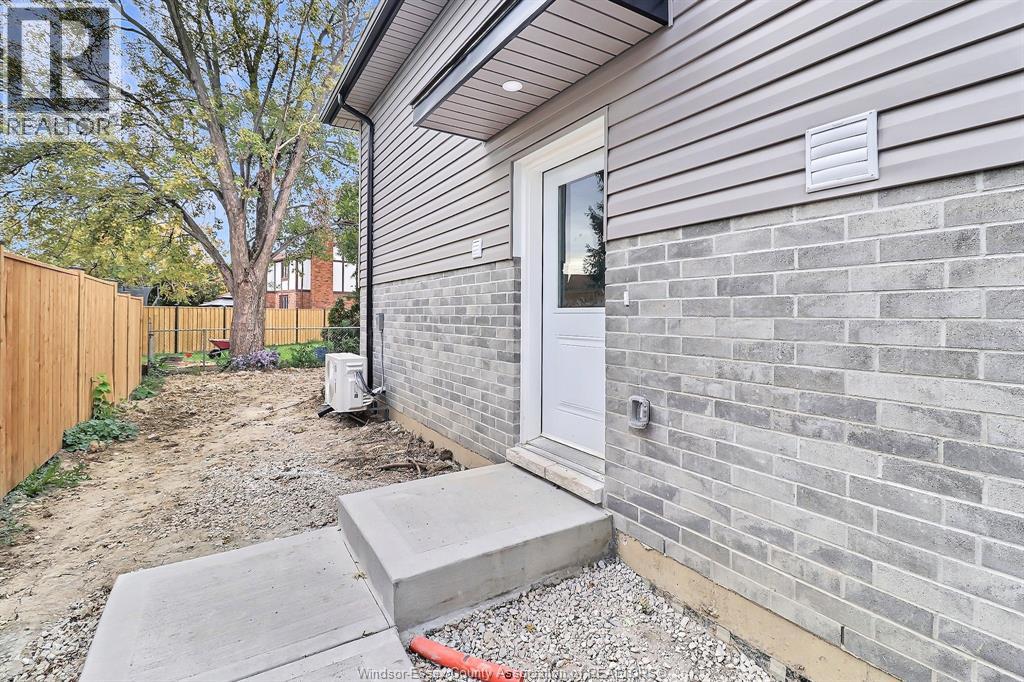 4695 MONTGOMERY Unit# 3, LaSalle — photo 4
