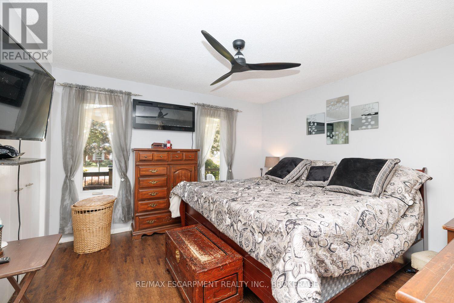 24 INGLEWOOD COURT - 15
