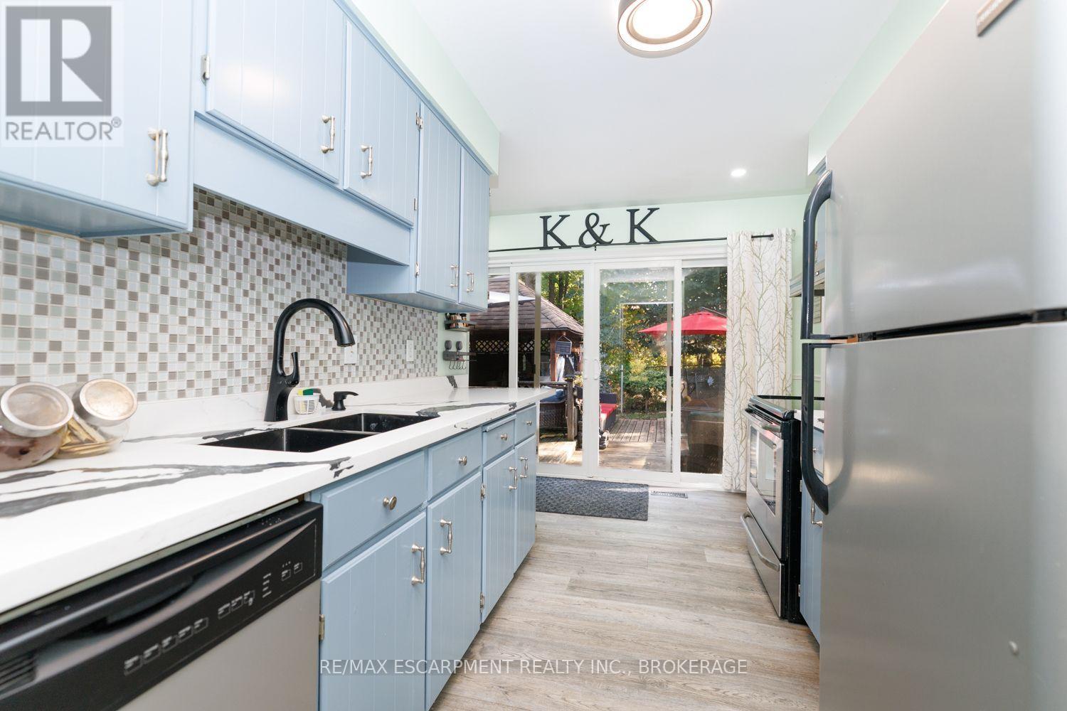 24 INGLEWOOD COURT, Grimsby (Grimsby Beach) — photo 9