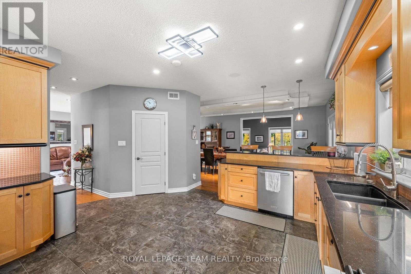 406 Mcintosh Way — photo 13