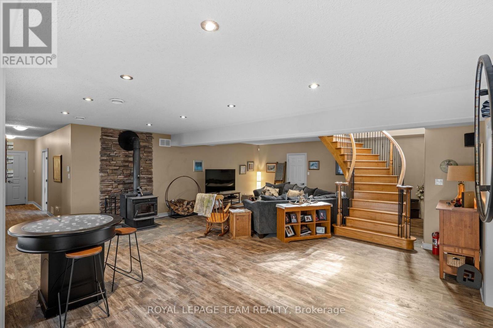 406 Mcintosh Way — photo 28