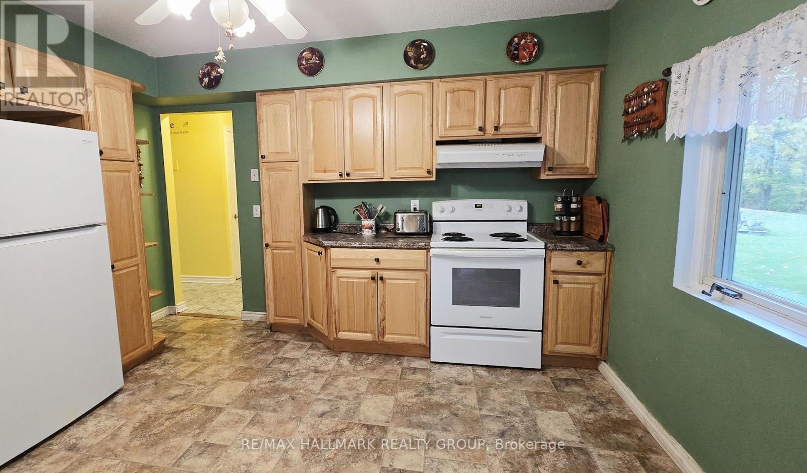860 MUNRO DRIVE, McNab/Braeside — photo 12