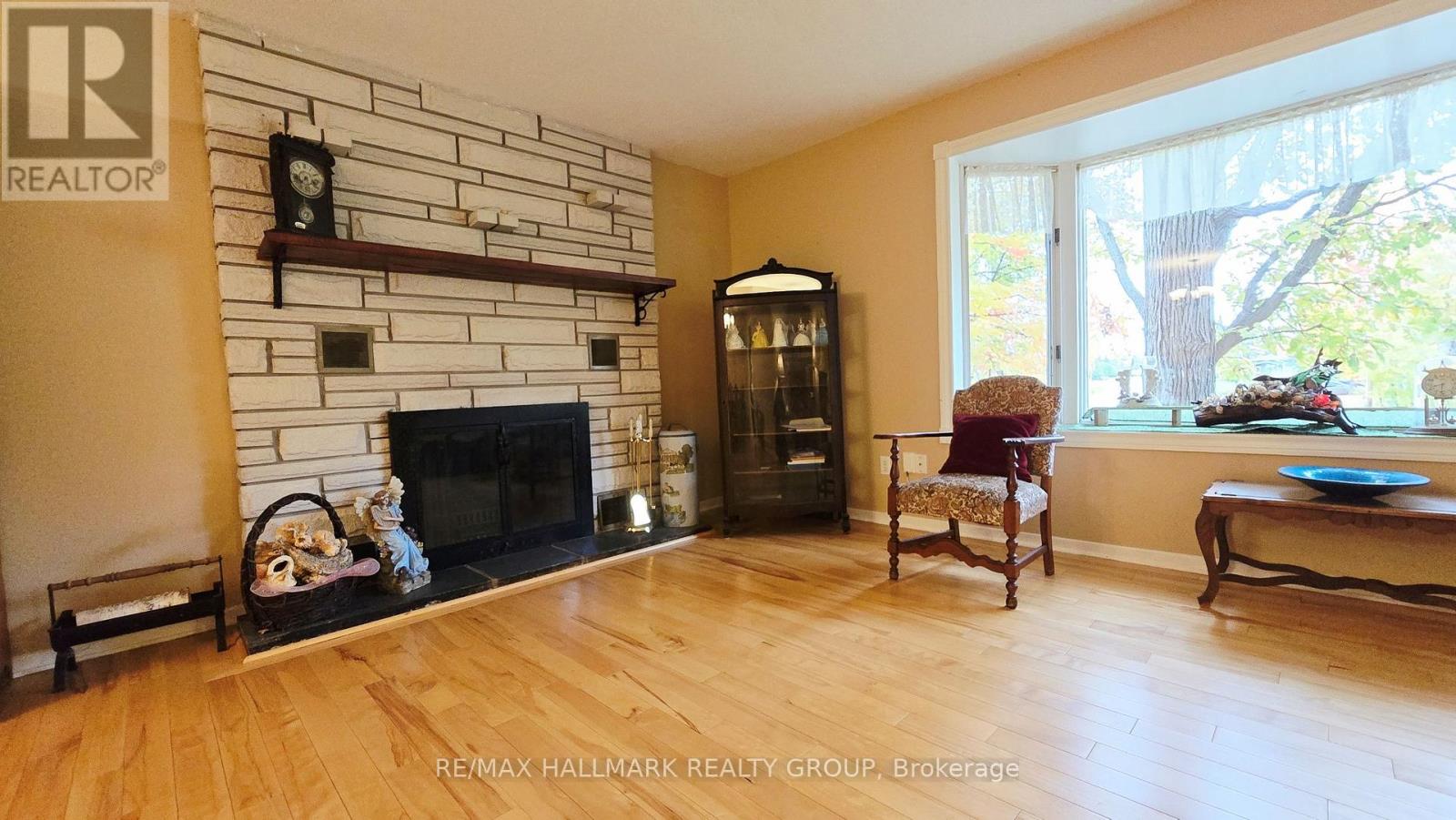 860 MUNRO DRIVE, McNab/Braeside — photo 5