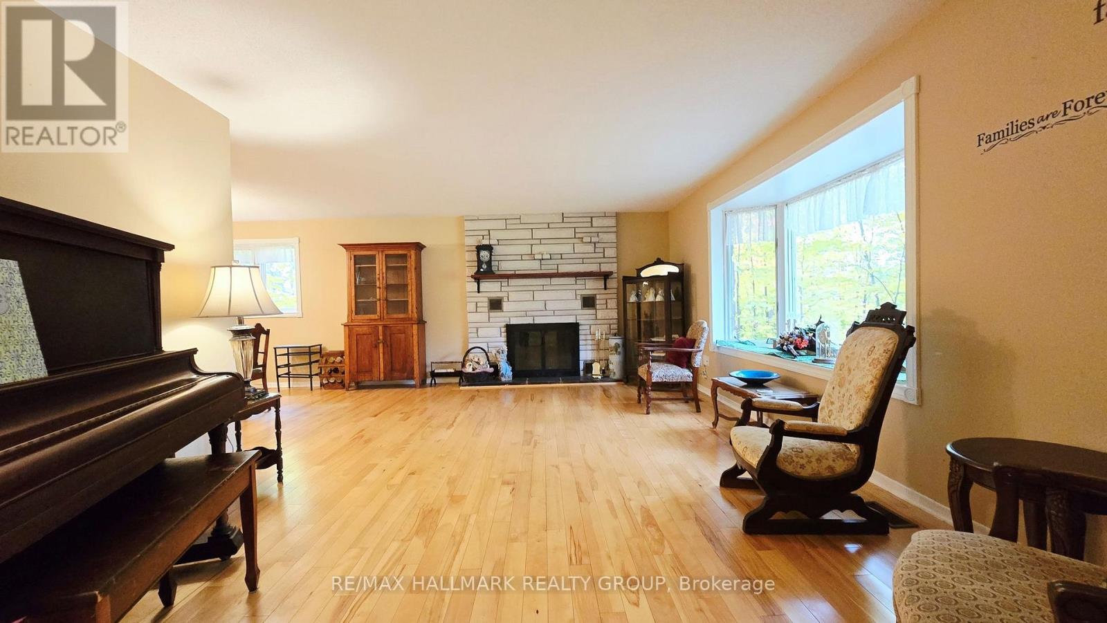 860 MUNRO DRIVE, McNab/Braeside — photo 6