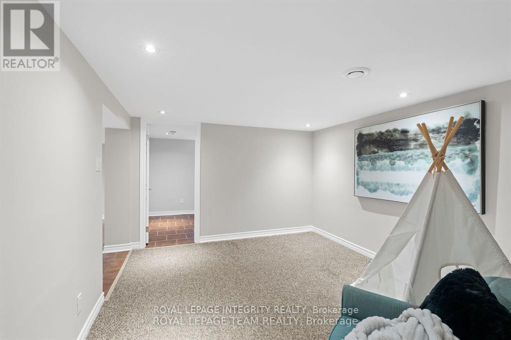 80 St Claire Avenue — photo 17