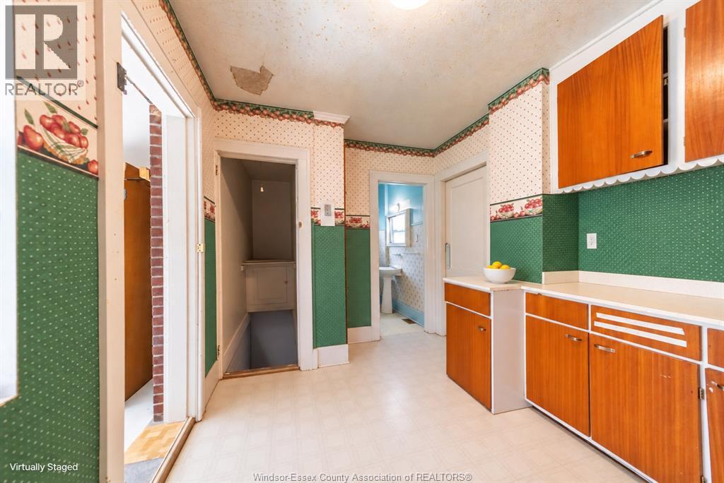 2137 YORK STREET, Windsor — photo 5
