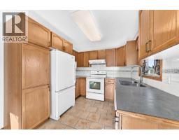 106 Elizabeth Way SE - photo 4