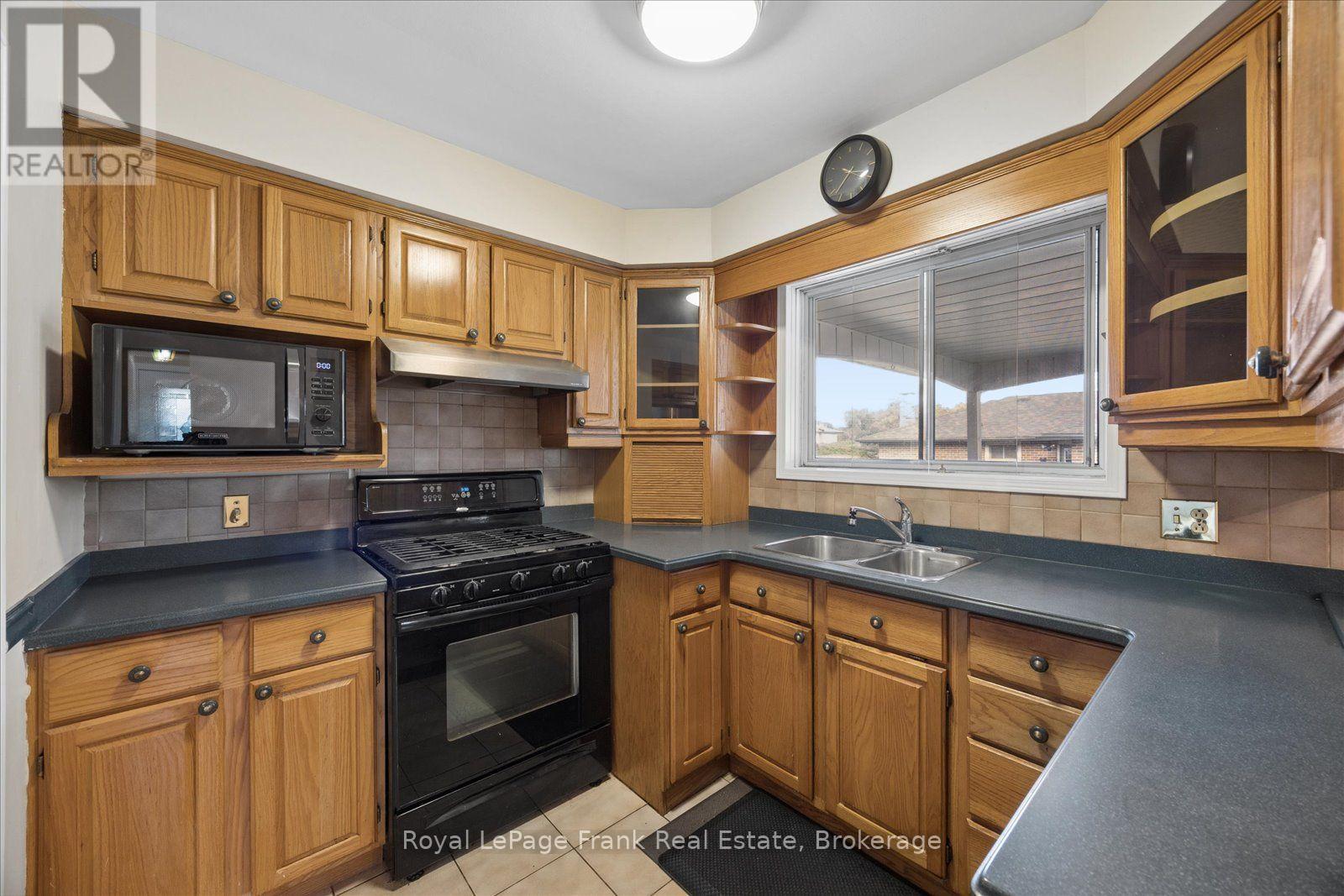10 SUNICREST BOULEVARD - 10