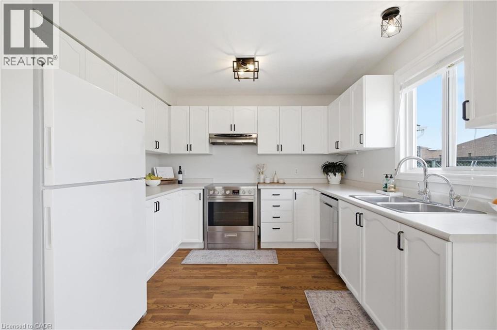 770 Brock Street — photo 15