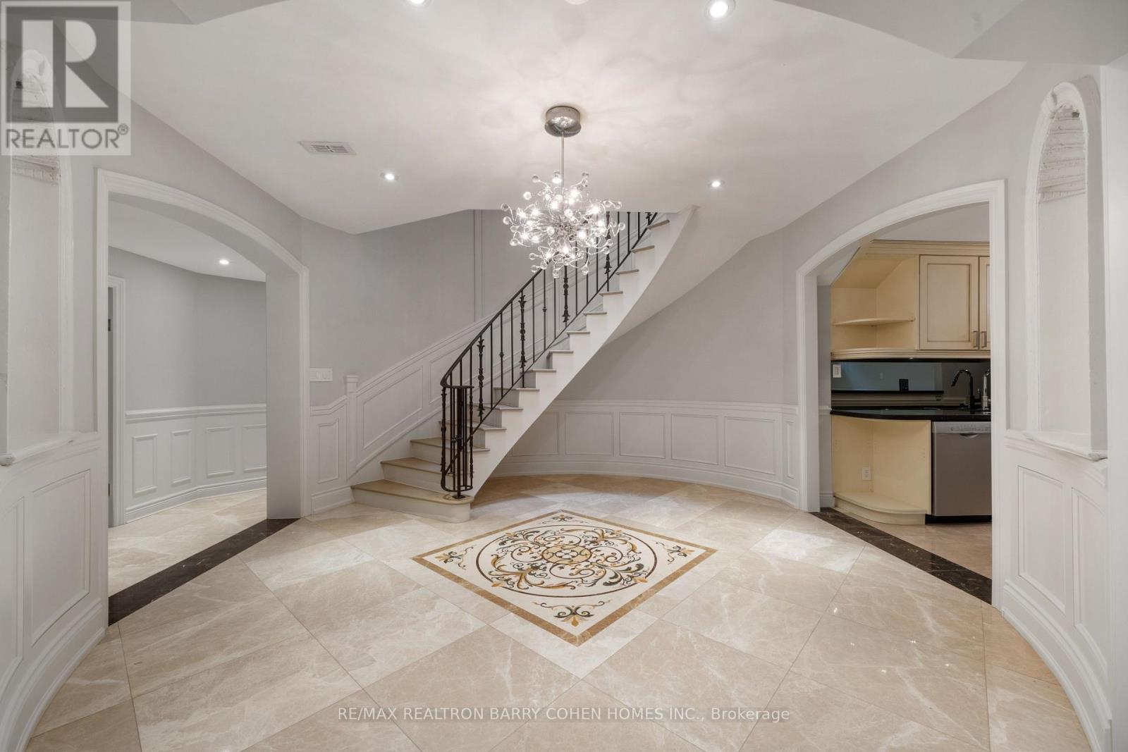 13 Legacy Court — photo 33