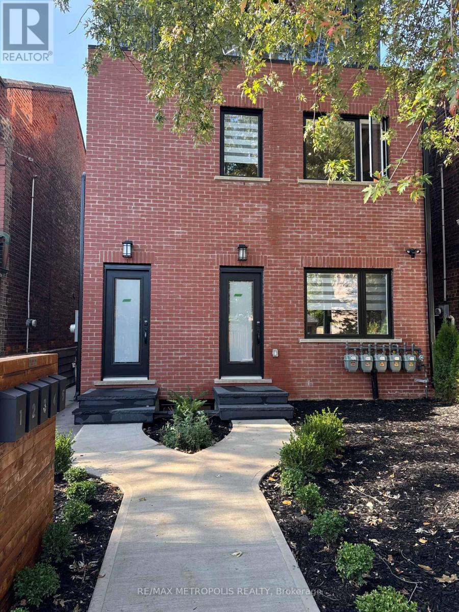 94 SAINT CLARENS AVENUE, Toronto (Little Portugal)