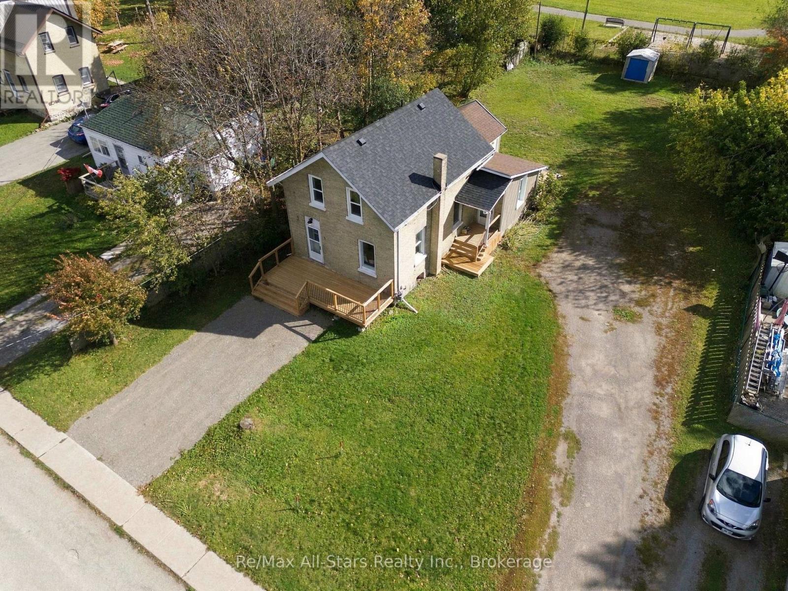 3 BERTIE STREET, Kawartha Lakes (Lindsay) — photo 2