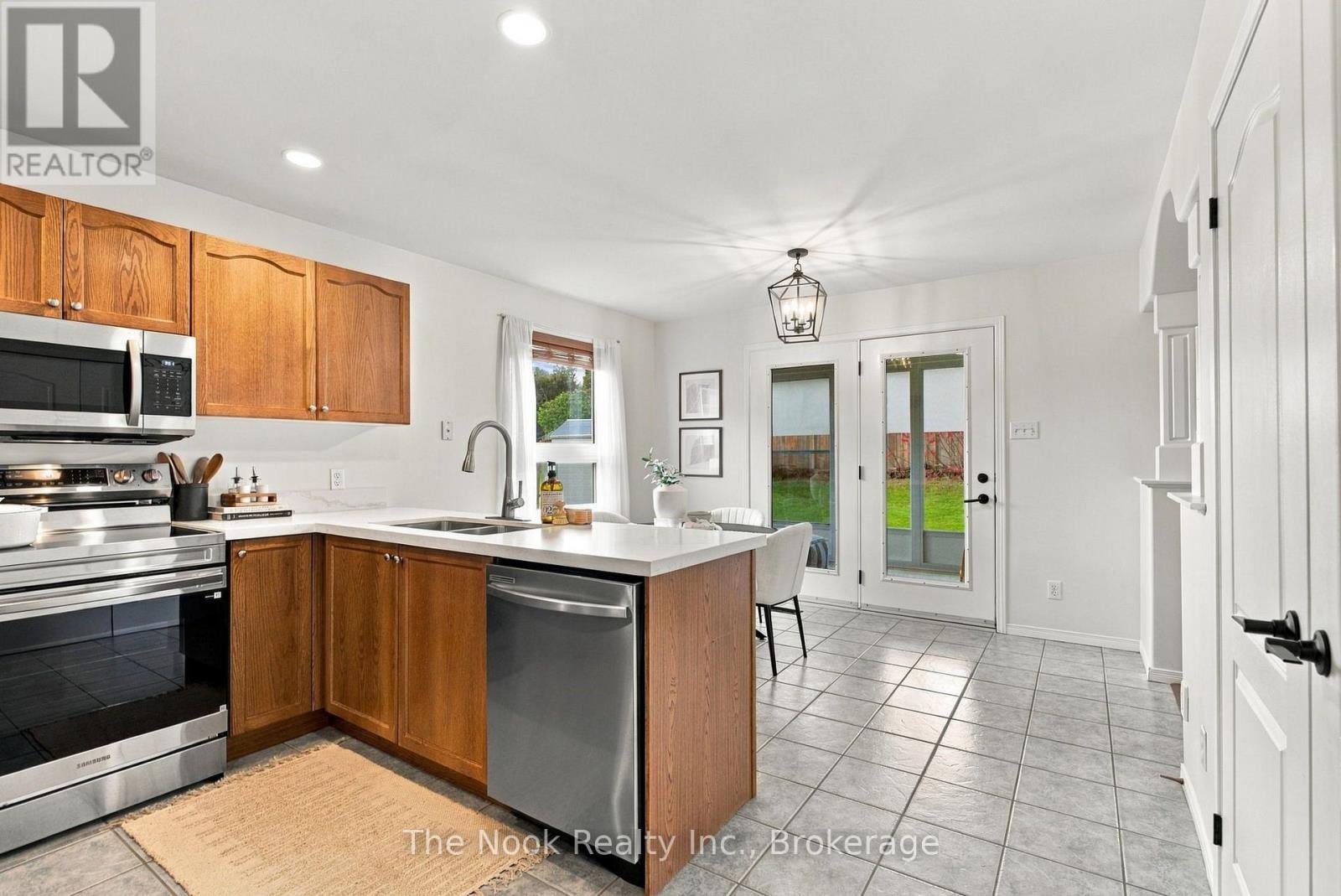 33 LAING COURT, Peterborough (Otonabee Ward 1) — photo 12
