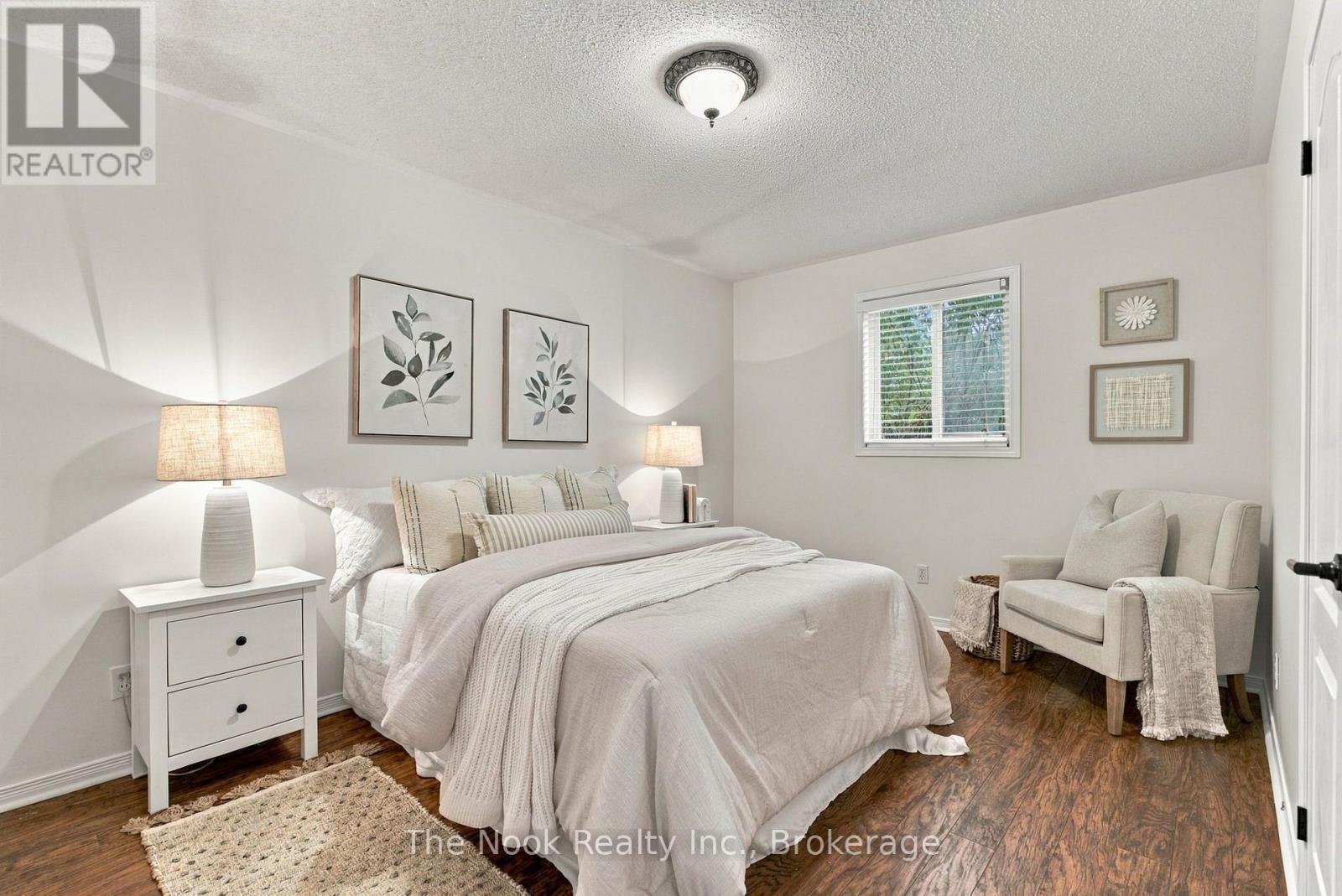 33 Laing Court — photo 26